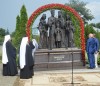 В Дивееве в рамках Серафимо-Дивеевских торжеств был открыт памятник царственным мученикам - семье Николая II